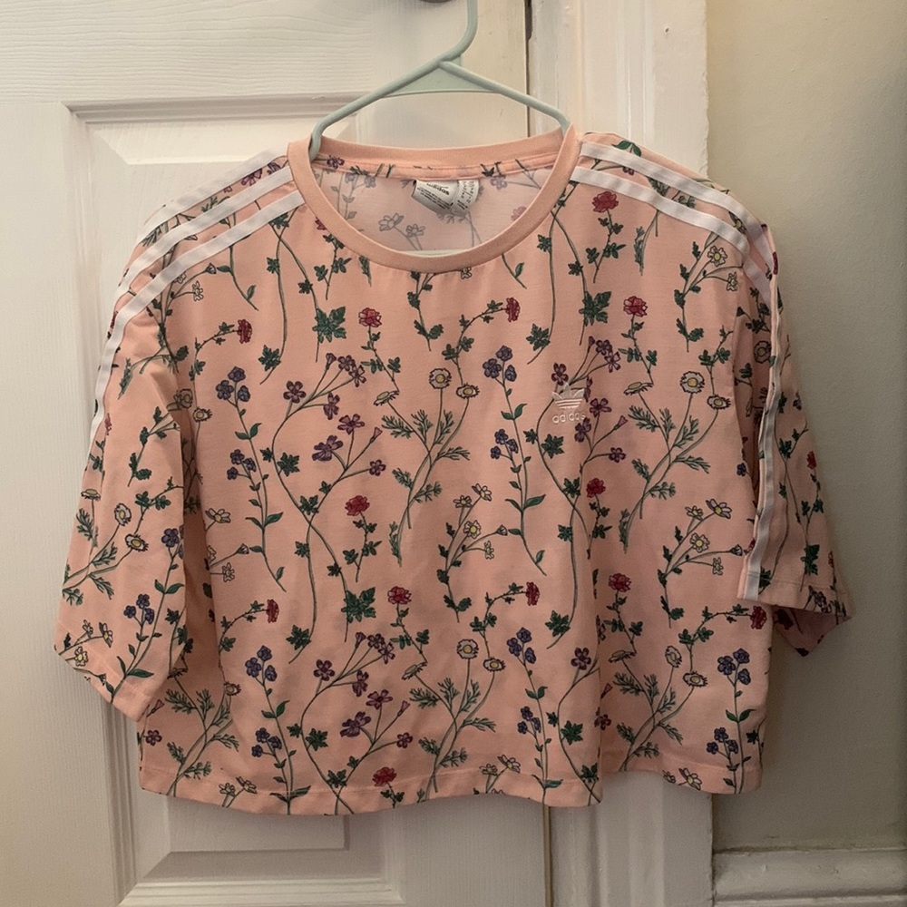 cute cropped floral adidas shirt!